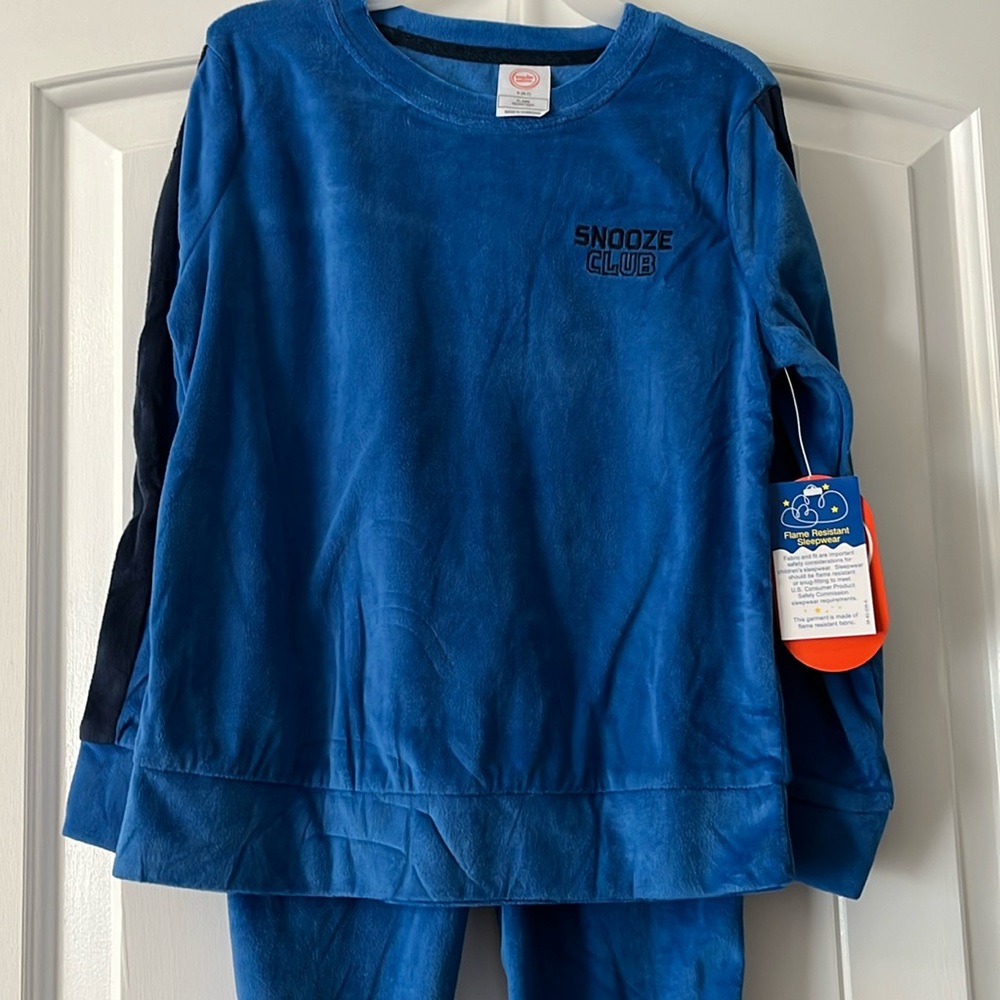 2 piece velour sleep set size 6/7